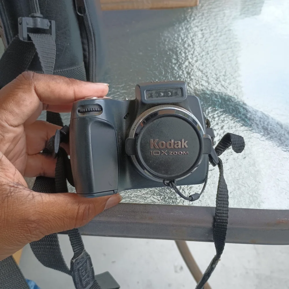 KODAK EASYSHARE DX6490 DIGITAL CAMERA W/ 10X ZOOM TESTED w/bag